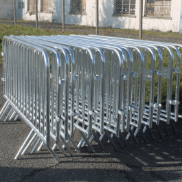 Barrières de Police 14 barreaux longueur 200x109 cm , résistante, solide Poids : 14,2 kg