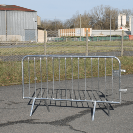 Barrières de Police 14 barreaux longueur 200x109 cm , résistante, solide Poids : 14,2 kg