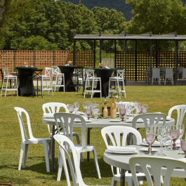 chaises blanche empilable Bistrot Garrotxa, plastique, résistante, solide, polyéthylène HDPE pur, recyclable
