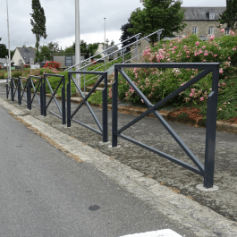 Barrière Croix de Saint André à sceller - longueur 164 cm