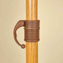 parasol décoratif en raphia dont l’aspect paille crée une ambiance paradisiaque