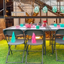 Table pliante 120 cm gris foncé, plastique, résistante, solide, polyéthylène HDPE, pur recyclable, table 4 personnes