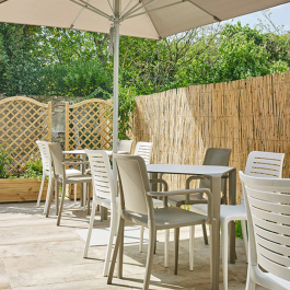 Fauteuil empilable Hall - terrasse